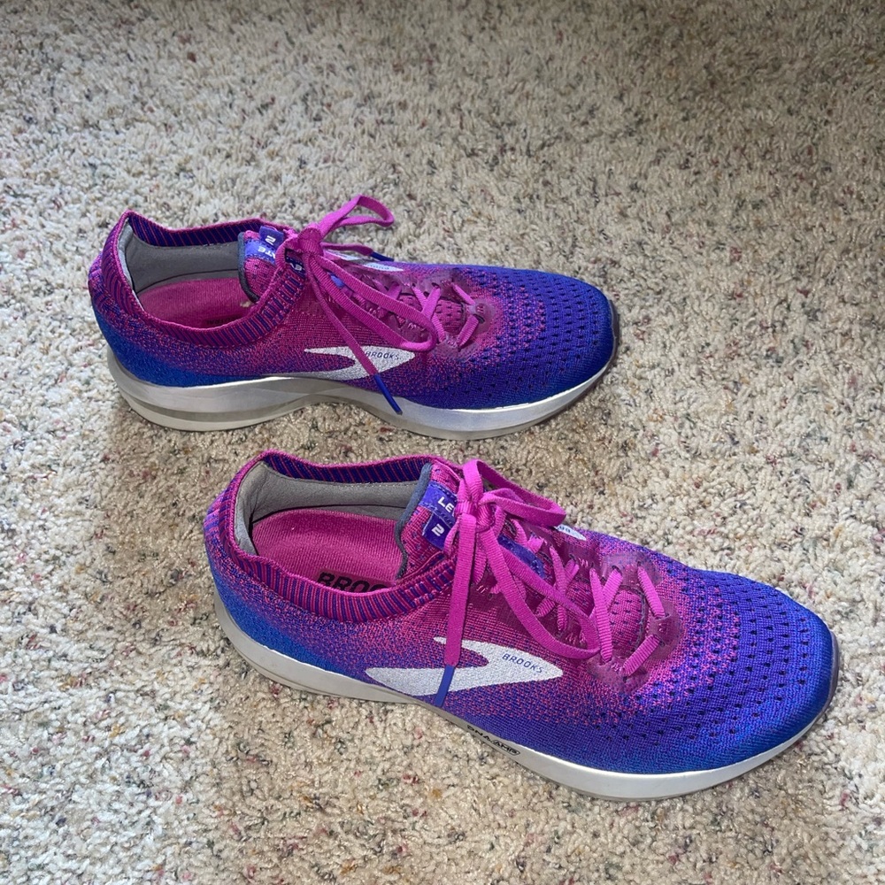 Brooks Women’s Levitate 2 Running Shoes | size 9.5 | pink and purple